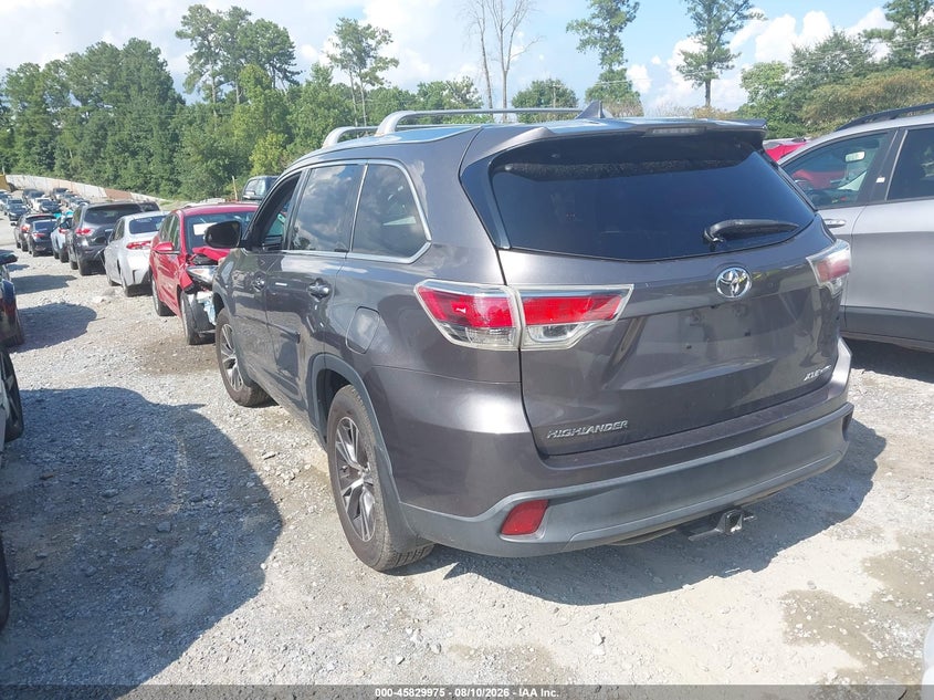 2016 TOYOTA HIGHLANDER auction photo 3