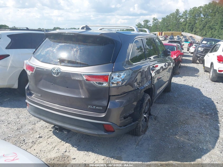 2016 TOYOTA HIGHLANDER auction photo 4