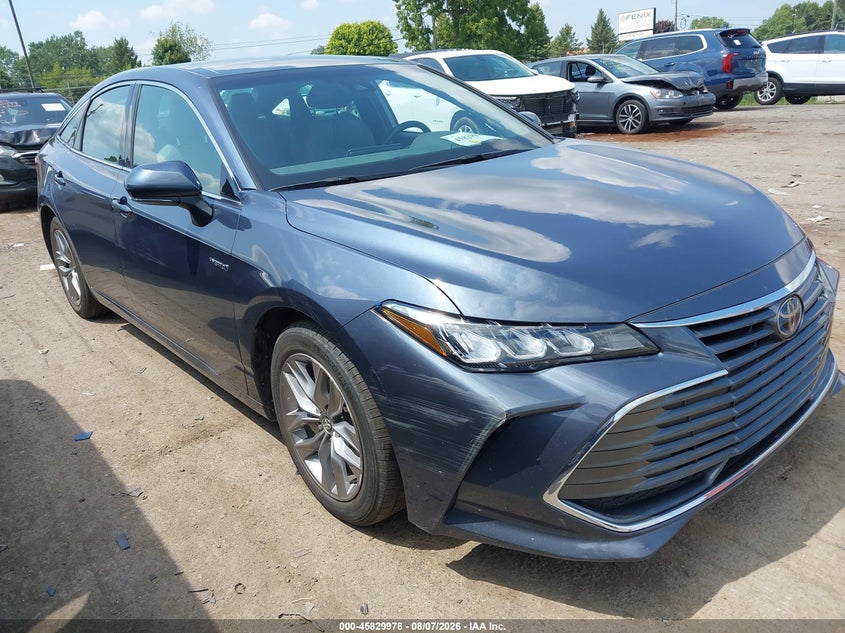 Vin: 4t1j21fb3lu013590, lot: 46328879, toyota avalon hybrid xle 2020 img_1