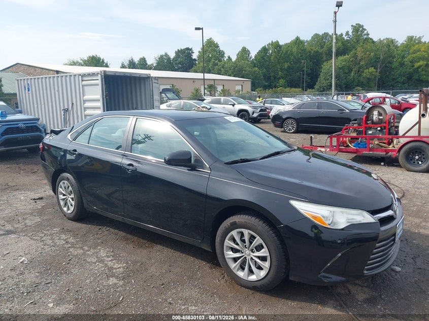 TOYOTA CAMRY - zdjęcie 1