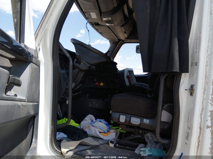 2024 FREIGHTLINER NEW CASCADIA 126 auction photo 5