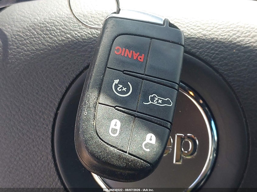 JEEP GRAND CHEROKEE - zdjęcie 11