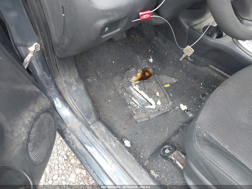 2016 NISSAN VERSA auction photo 6
