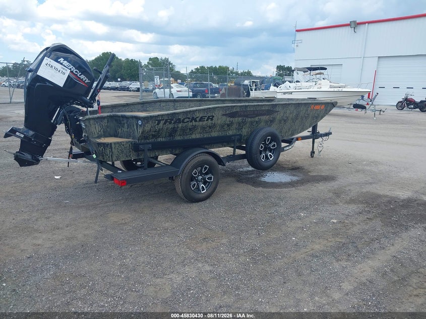 2026 TRACKER 16' auction photo 4
