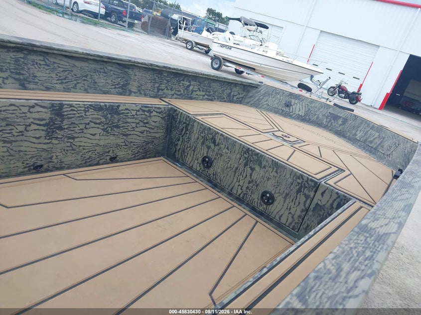 2026 TRACKER 16' auction photo 5