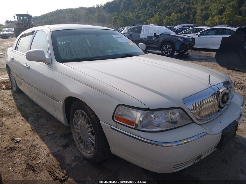 2006 LINCOLN TOWN CAR SIGNATURE LIMITED