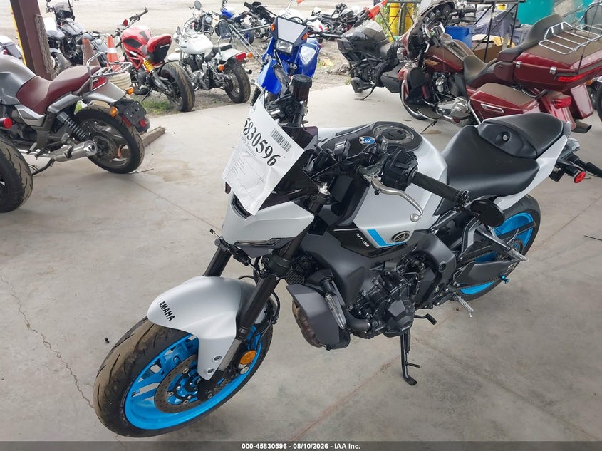 YAMAHA MT09 2025