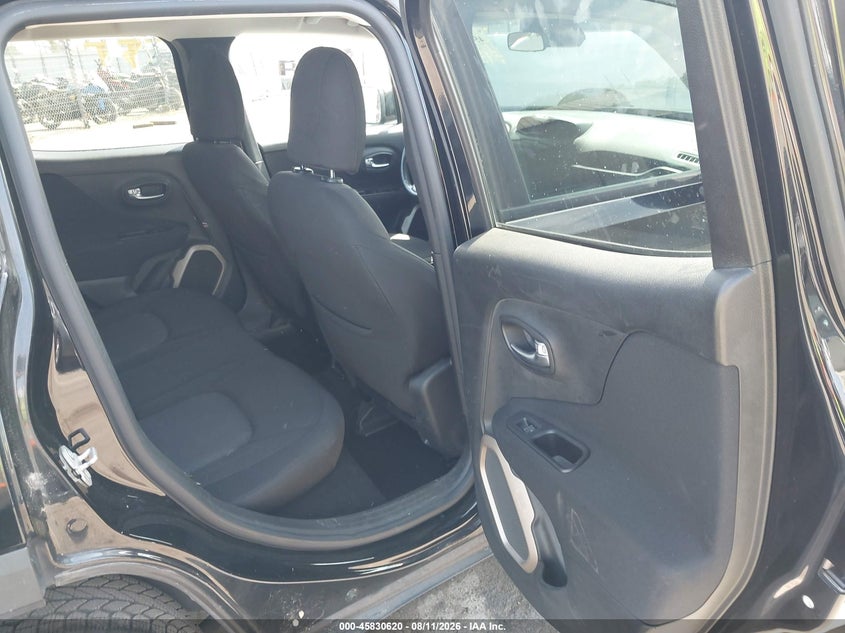 2015 JEEP RENEGADE auction photo 8
