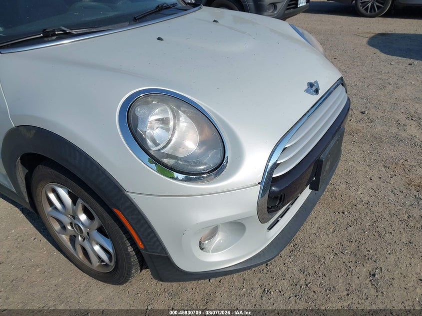 2014 MINI HARDTOP auction photo 6