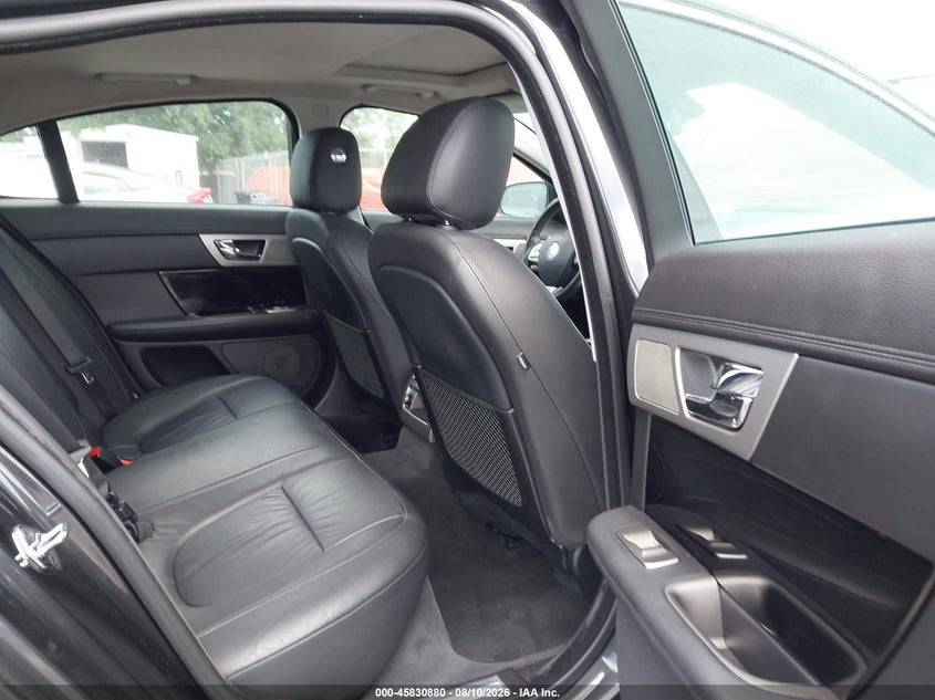 2011 JAGUAR XF · Фото 8