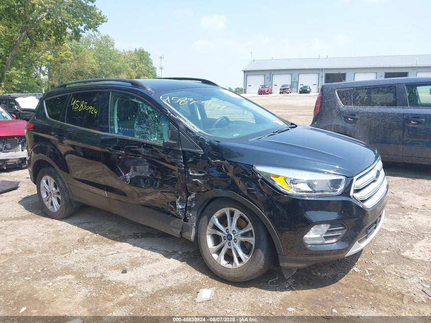 Vin: 1fmcu9gd8jud34426, lot: 46329825, ford escape se 2018 img_1