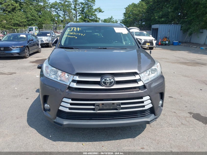 TOYOTA HIGHLANDER - zdjęcie 12
