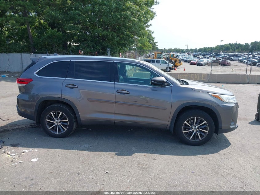 TOYOTA HIGHLANDER - zdjęcie 13