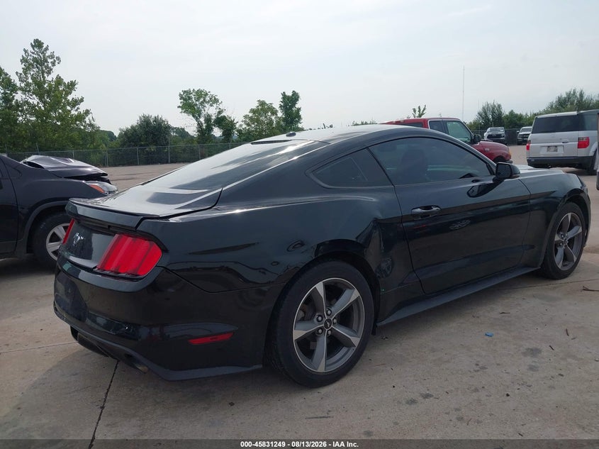 FORD MUSTANG - zdjęcie 4