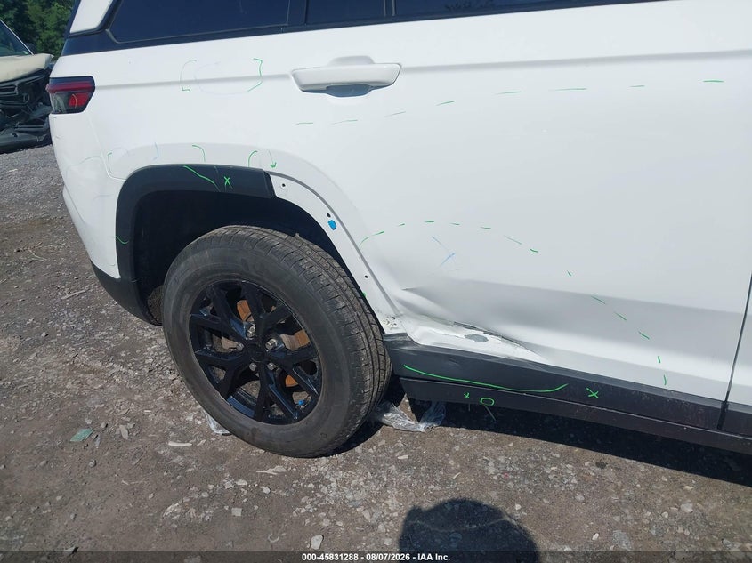 JEEP GRAND CHEROKEE - zdjęcie 18