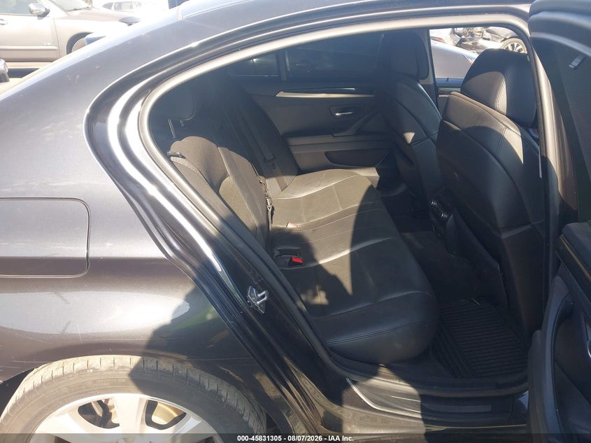 2012 BMW 550I auction photo 8