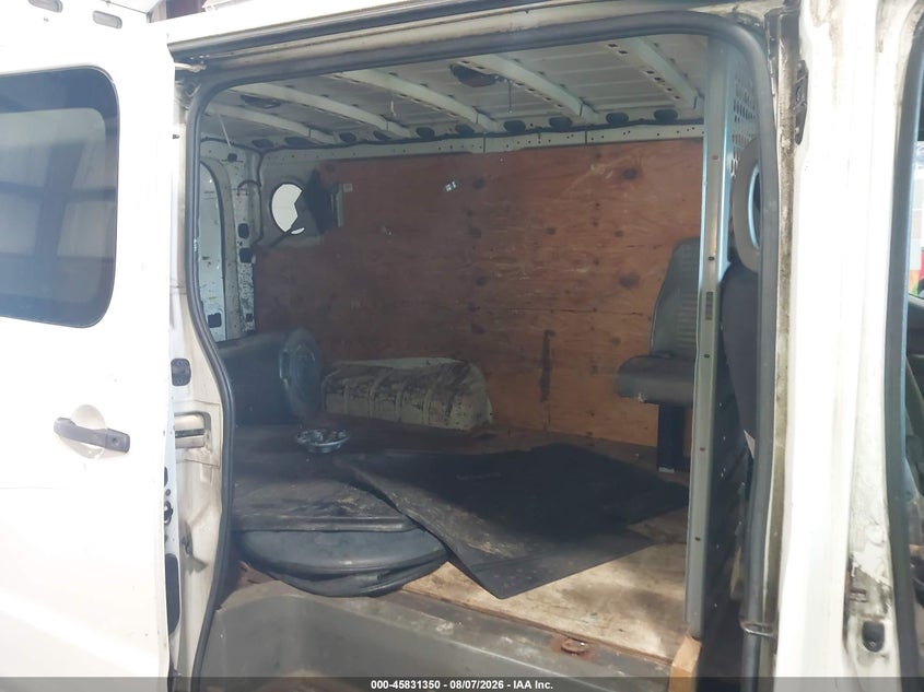 2012 NISSAN NV 2500 auction photo 8