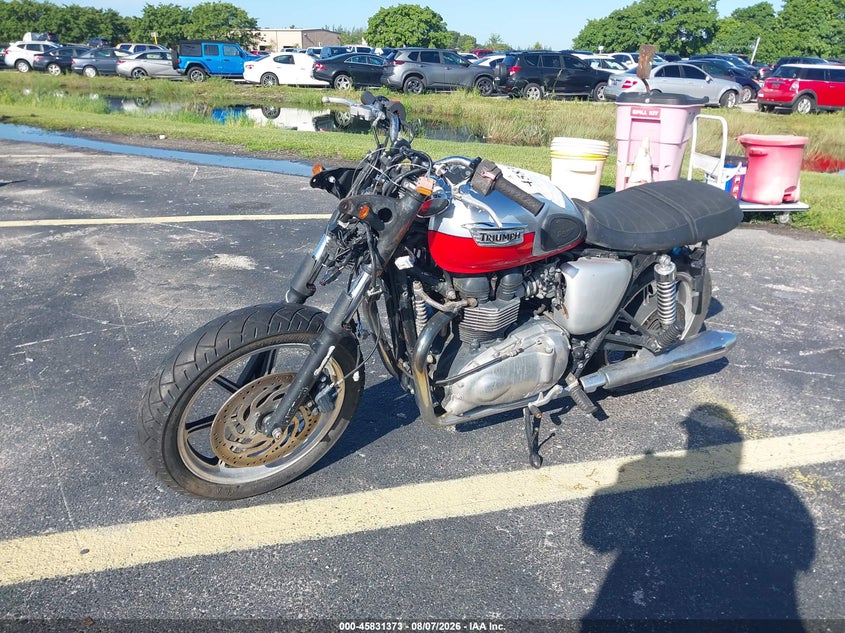 2011 TRIUMPH MOTORCYCLE BONNEVILLE auction photo 2