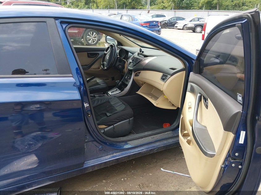 2013 HYUNDAI ELANTRA auction photo 5