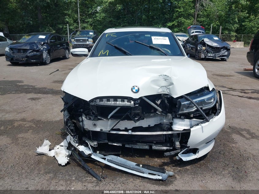 BMW 330I - zdjęcie 12