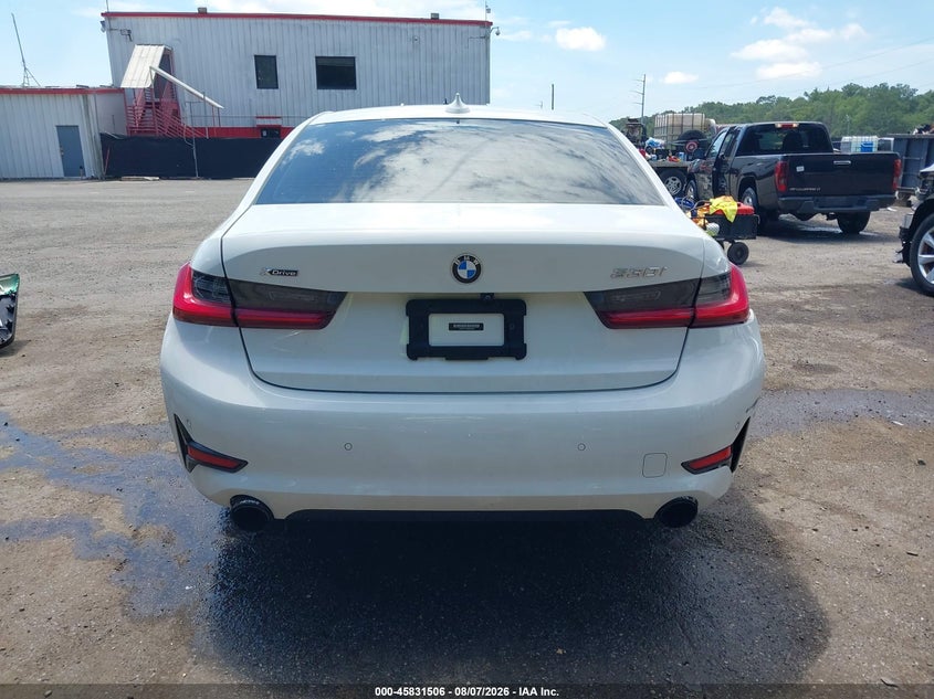 BMW 330I - zdjęcie 16