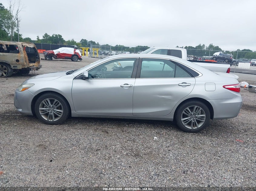 TOYOTA CAMRY - zdjęcie 14