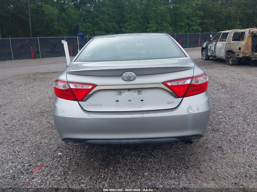TOYOTA CAMRY - zdjęcie 16