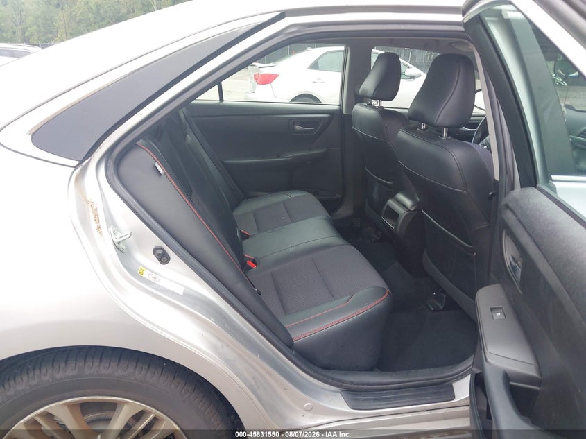 TOYOTA CAMRY - zdjęcie 8