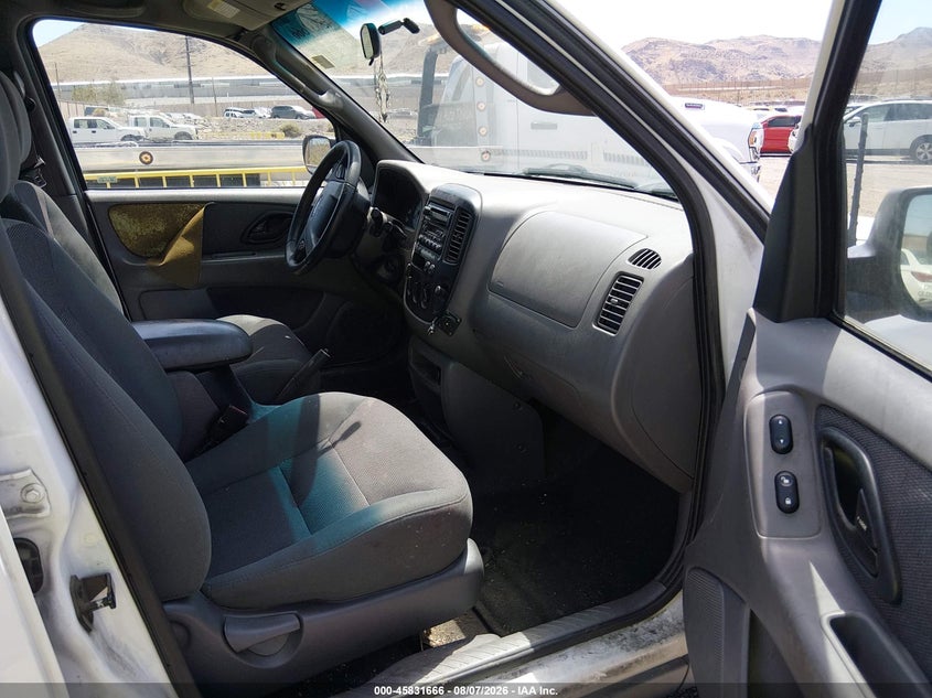 2002 FORD ESCAPE auction photo 5