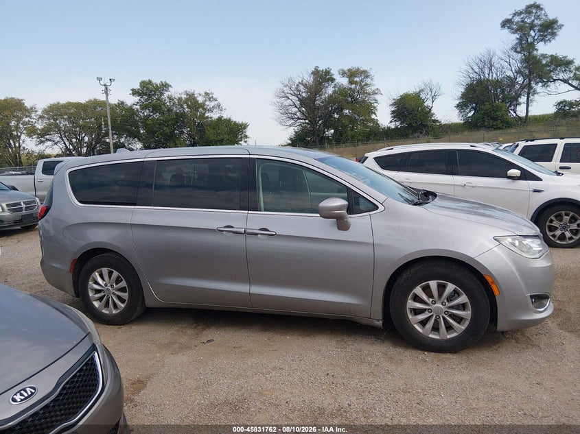 CHRYSLER PACIFICA - zdjęcie 13