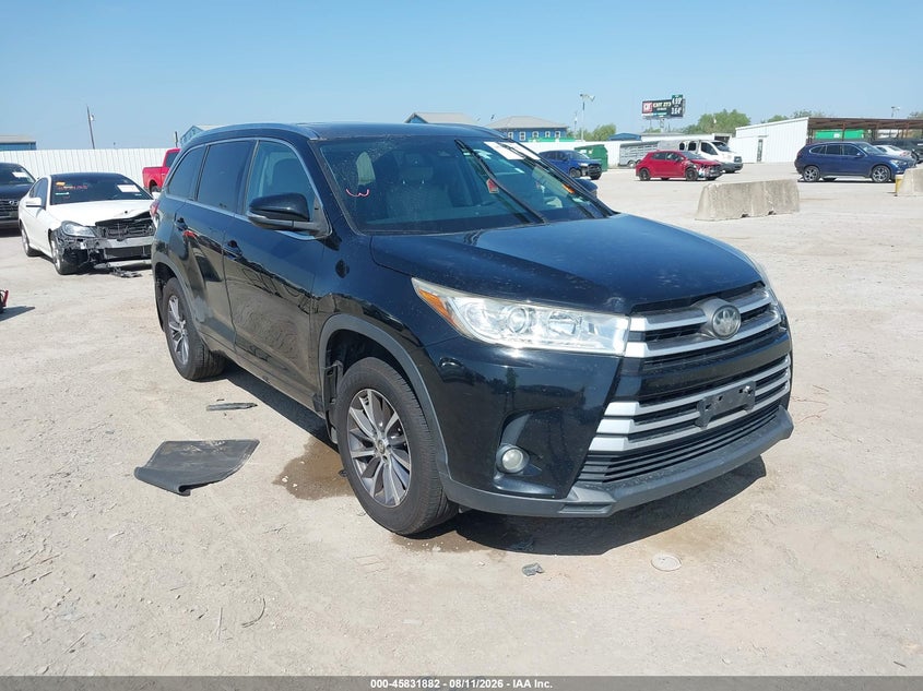 2017 TOYOTA HIGHLANDER auction photo 1