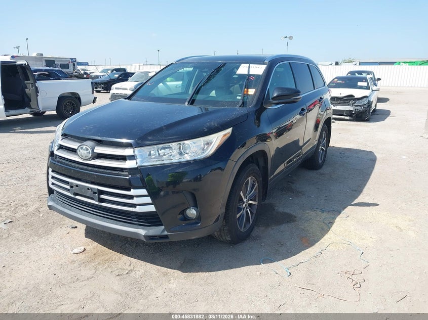 2017 TOYOTA HIGHLANDER auction photo 2