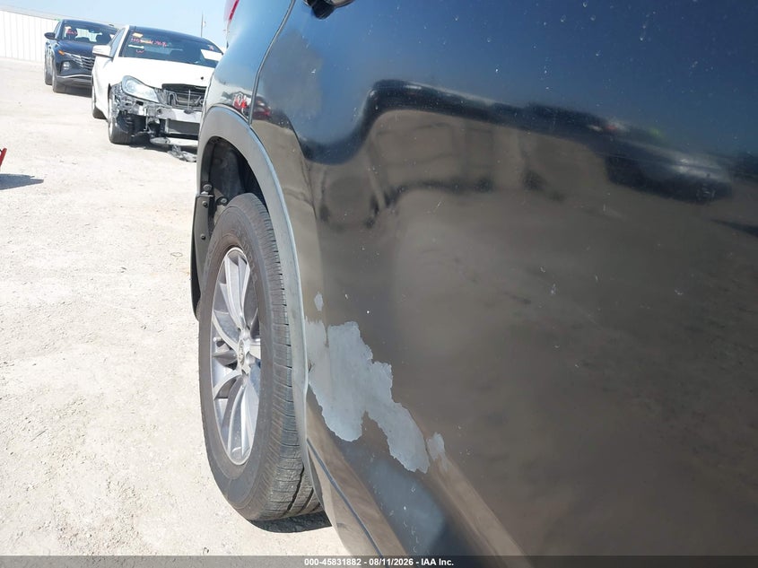 2017 TOYOTA HIGHLANDER auction photo 6