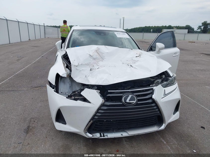 2017 LEXUS IS 300 auction photo 6