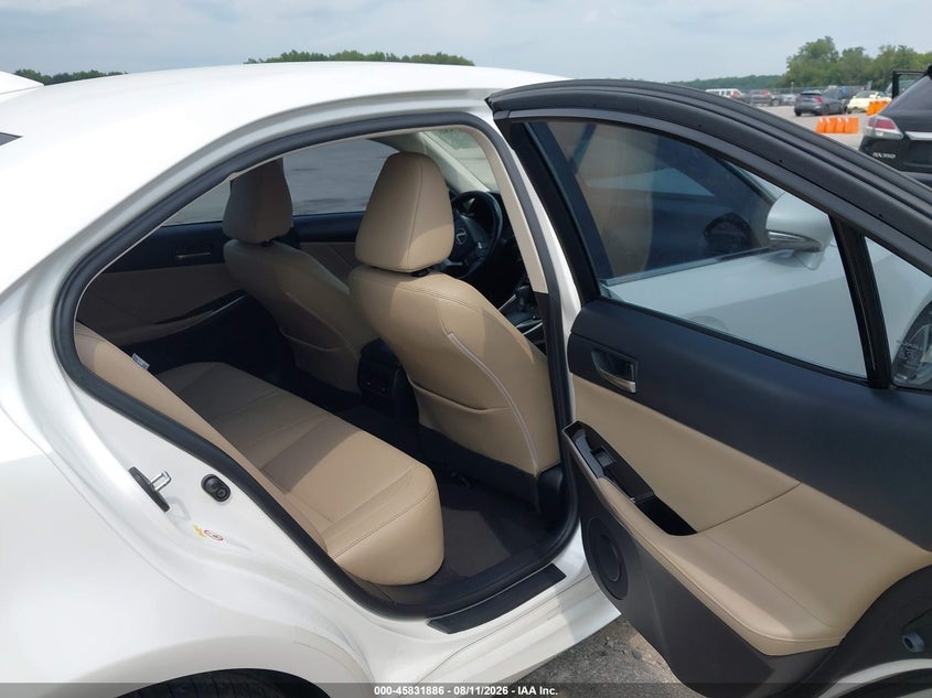 2017 LEXUS IS 300 auction photo 8