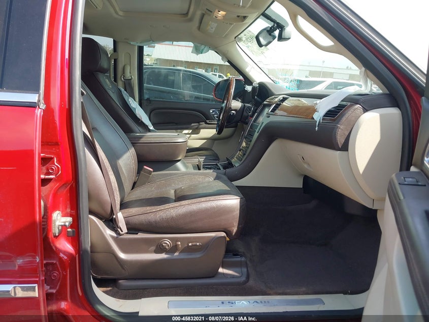 2014 CADILLAC ESCALADE auction photo 5