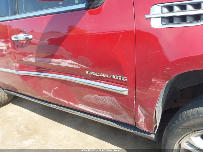 2014 CADILLAC ESCALADE auction photo 6