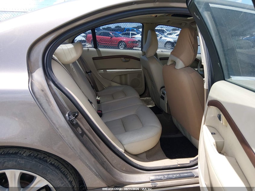2010 VOLVO S80 auction photo 8