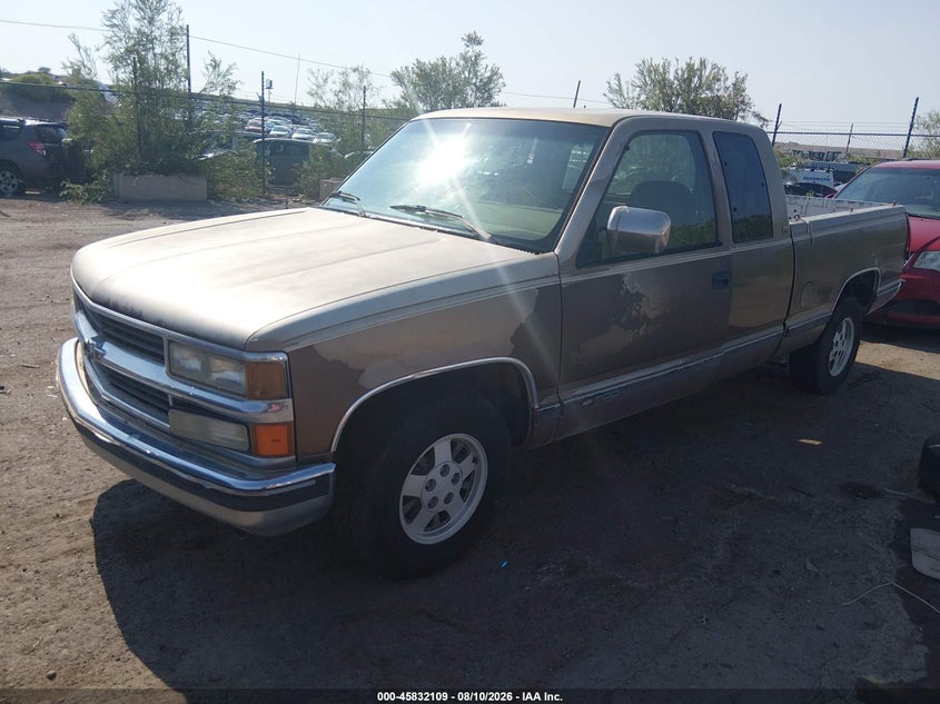 1994 CHEVROLET GMT-400 auction photo 2