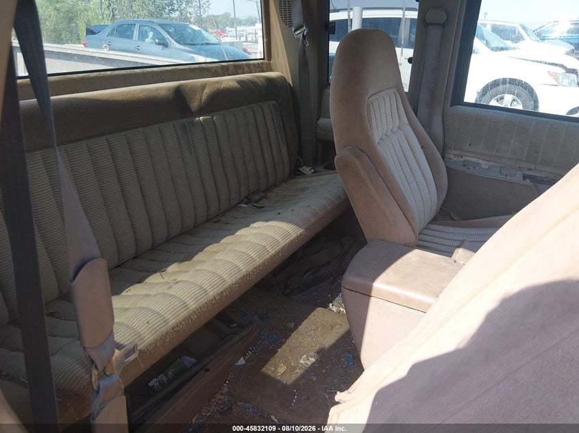 1994 CHEVROLET GMT-400 auction photo 8