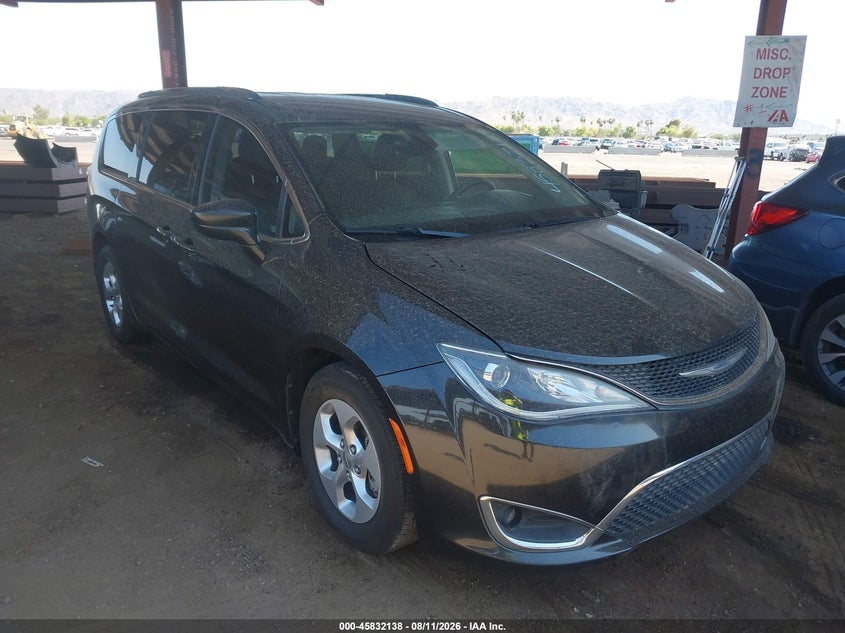 2017 CHRYSLER PACIFICA auction photo 1