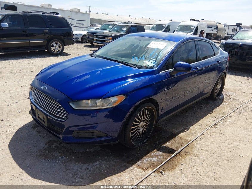 2015 Ford Fusion, Normal Wear & Tear, IAAI, VIN 3FA6P0G79FR252630 — photo 2