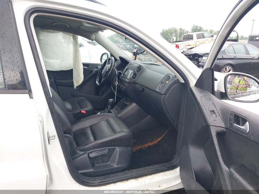 2015 VOLKSWAGEN TIGUAN auction photo 5