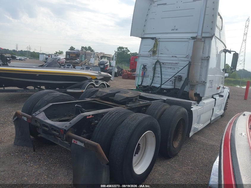 2007 VOLVO VN auction photo 4