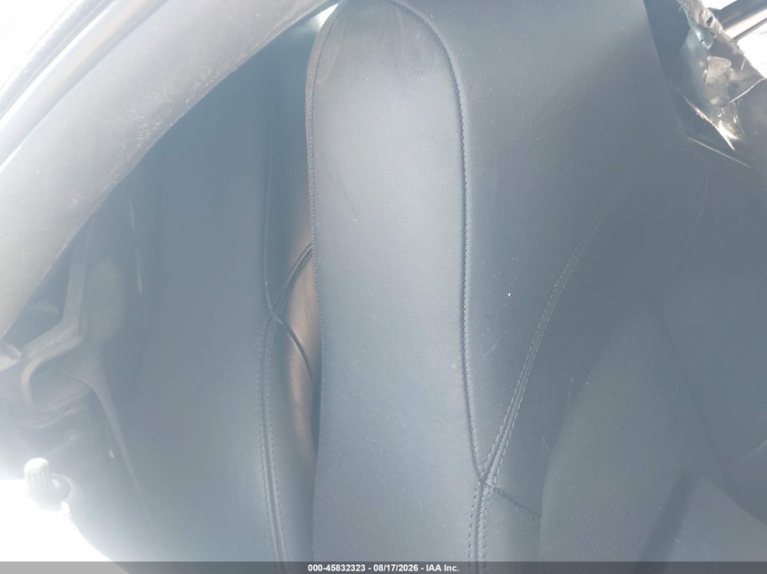 2006 CHRYSLER CROSSFIRE auction photo 8