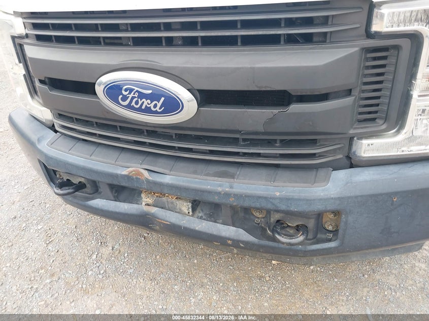 2017 FORD F-350 auction photo 6