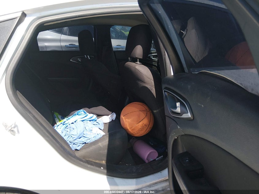 CHRYSLER 200 2015 VIN 1C3CCCAB4FN658491