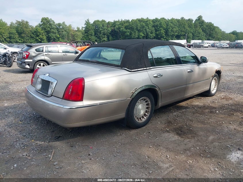 2002 LINCOLN TOWN CAR auction photo 4