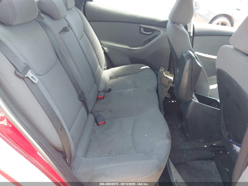 2016 HYUNDAI ELANTRA auction photo 8