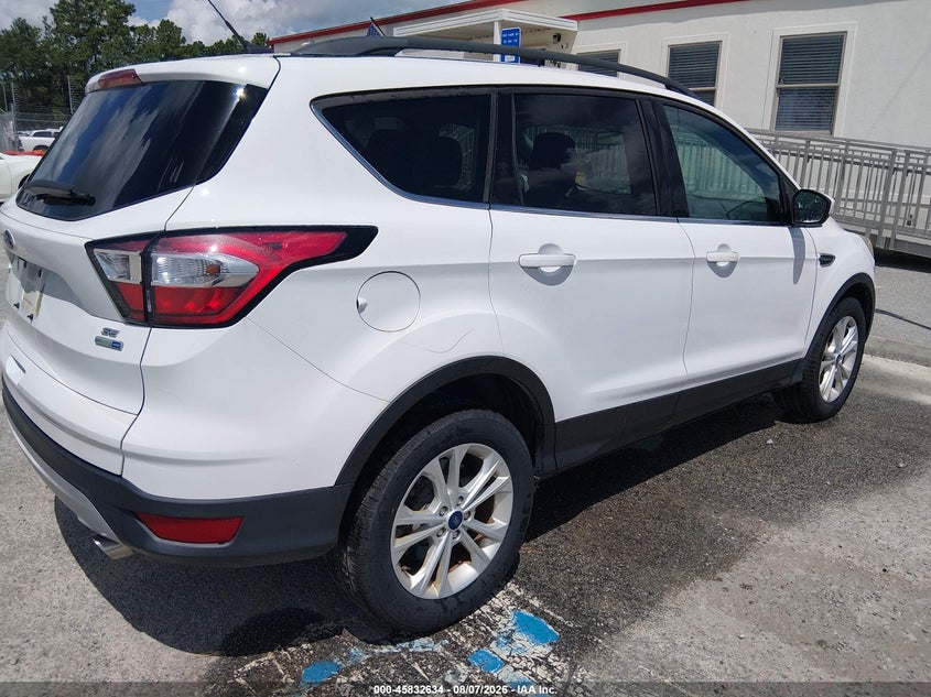Vin: 1fmcu9gd8jud08702, lot: 46331535, ford escape se 20184